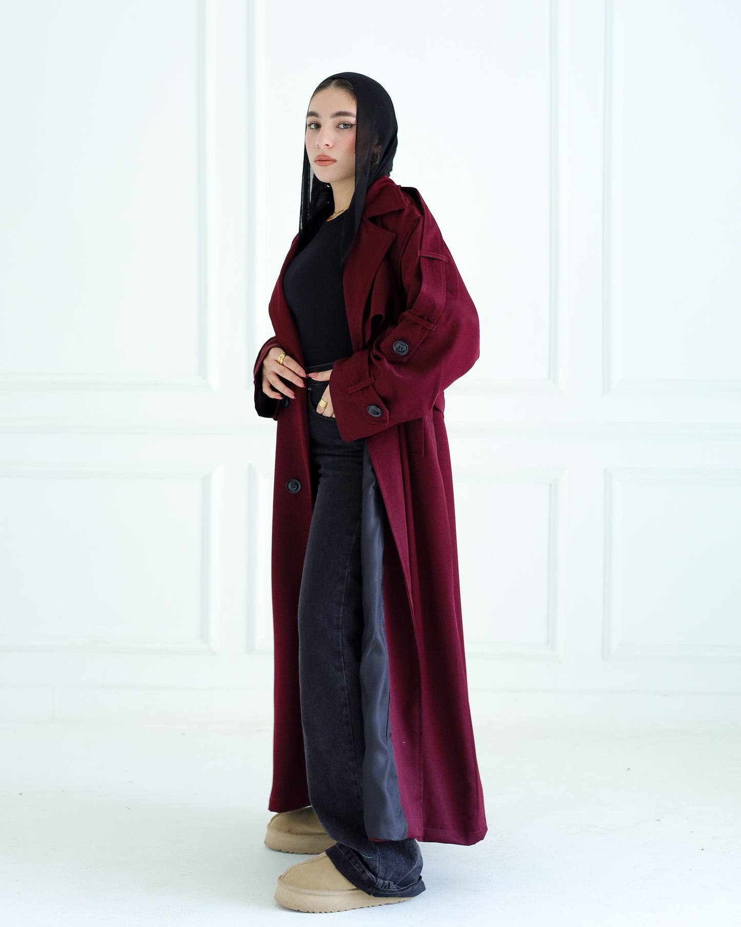 Trench coat in burgundy