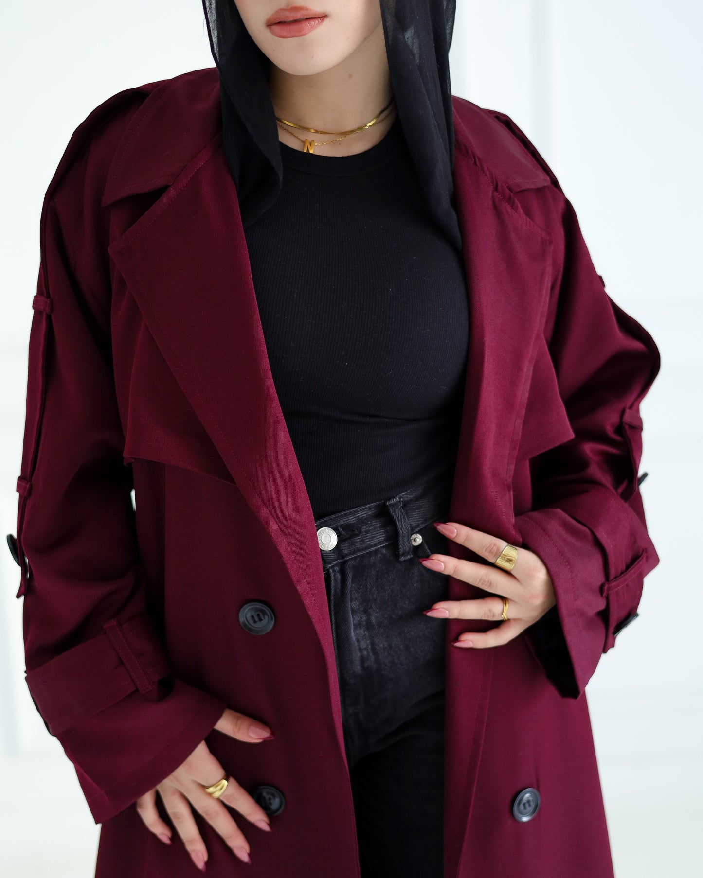 Trench coat in burgundy