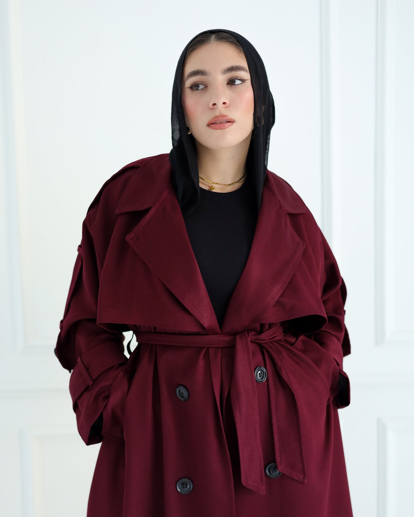 Trench coat in burgundy