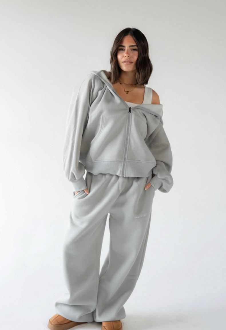 Everyday set in light grey