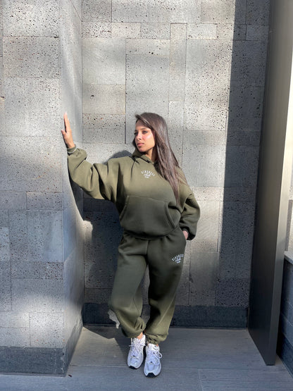 Cropped hoodie set in olive